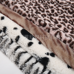 100% Polyester High Qualtity Animal Printing Long Pile Pv Fabric with Leopard Printing for Garment/ Home Textile/ Toys