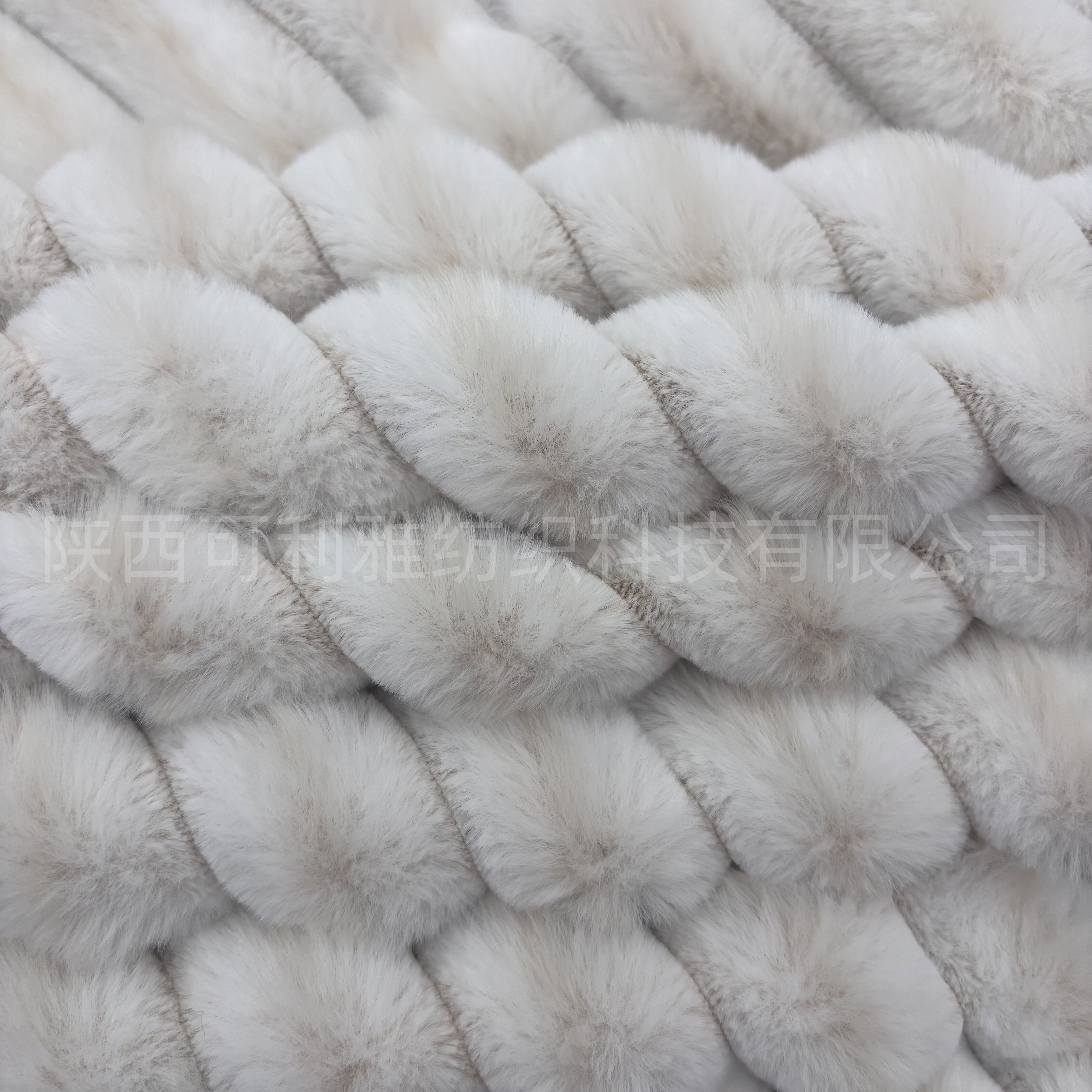 Wholesale Factory 100% Polyester back Printed Stripe Rabbit Fur Fabric for Garments Home Textiles Blanket Sofa pillow
