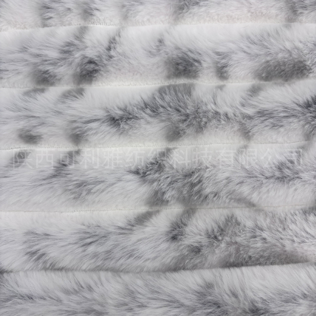 Wholesale Heavyweight 100% Polyester Print Stripe Rabbit Fur Plush Fabric for Bag Home Textiles Blanket Sofa