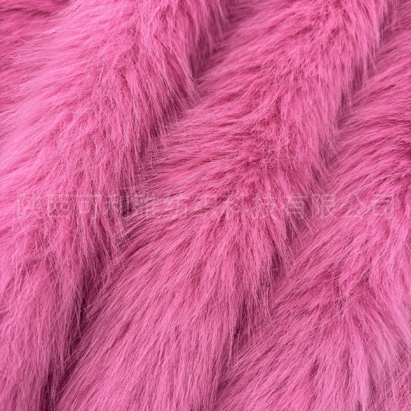 Wholesale Heavyweight 100% Polyester Good Quality Long Pile Fluffy Polyester Faux Fur Fabric for Collar Hat Home Textiles
