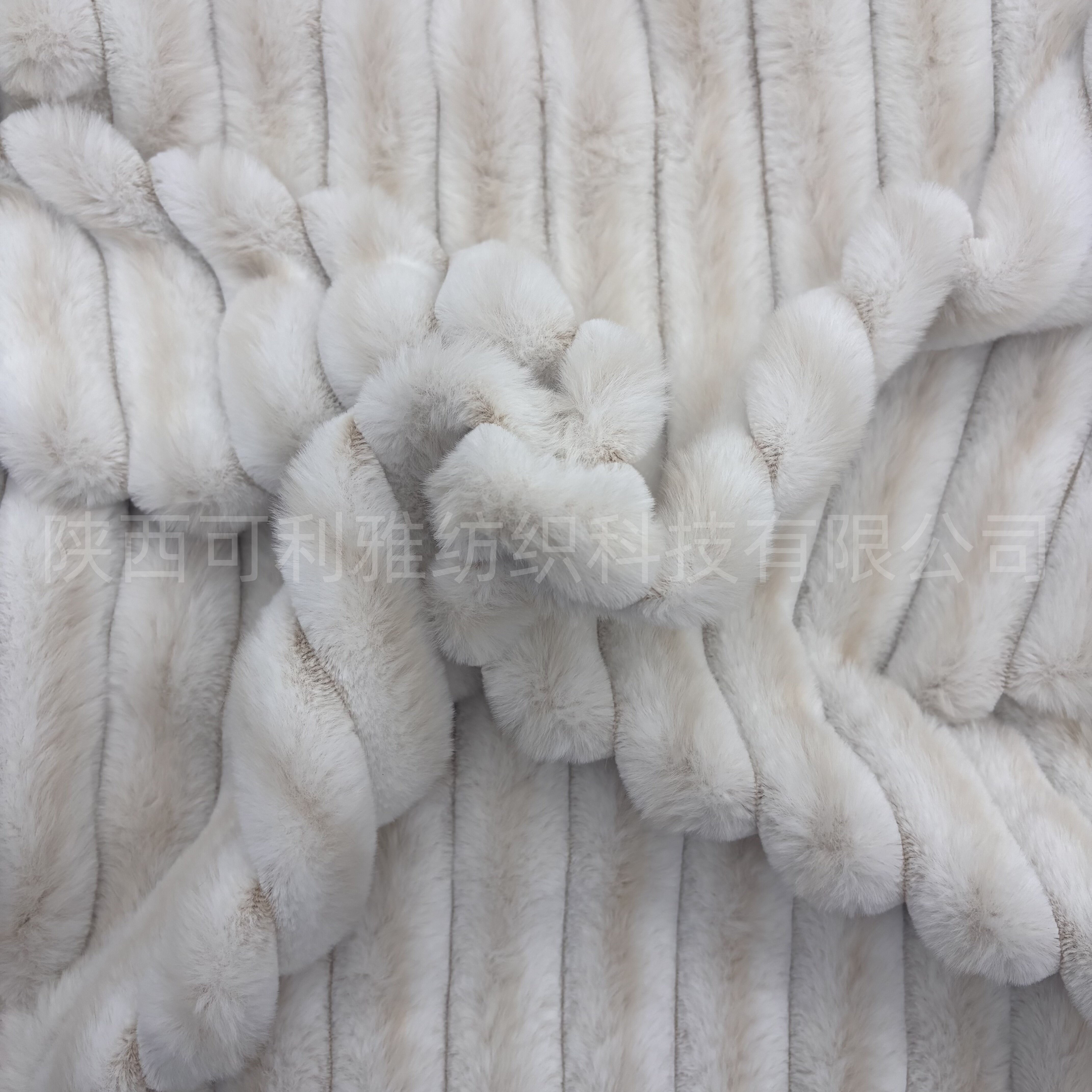 Wholesale Factory 100% Polyester back Printed Stripe Rabbit Fur Fabric for Garments Home Textiles Blanket Sofa pillow